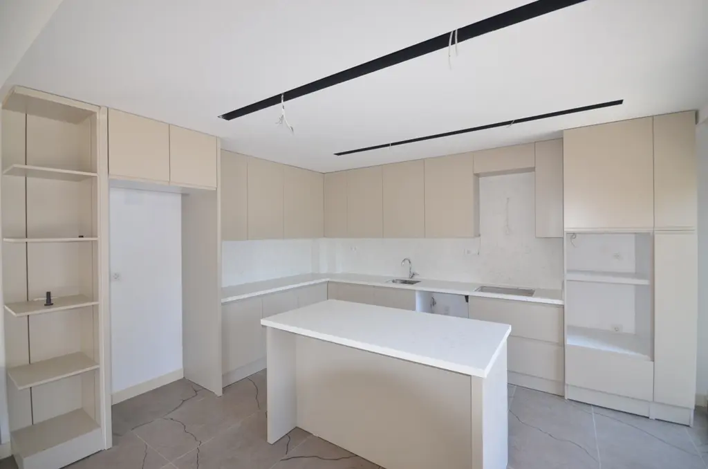 Fitted kitchen